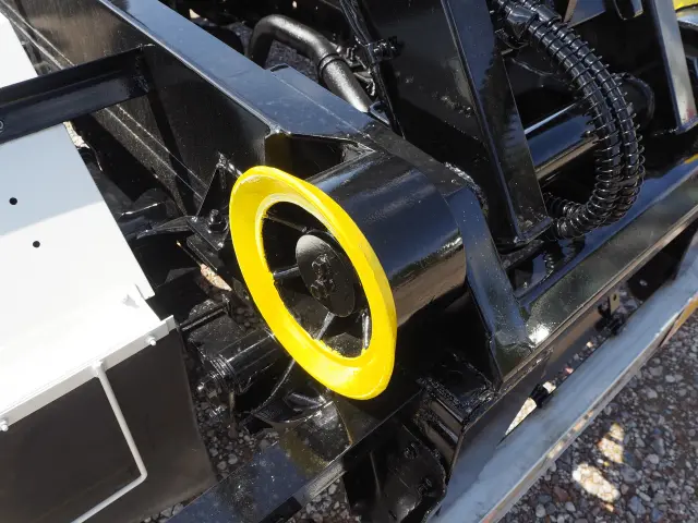 いすゞ エルフ BDG-NKR85N(2WD)の写真30
