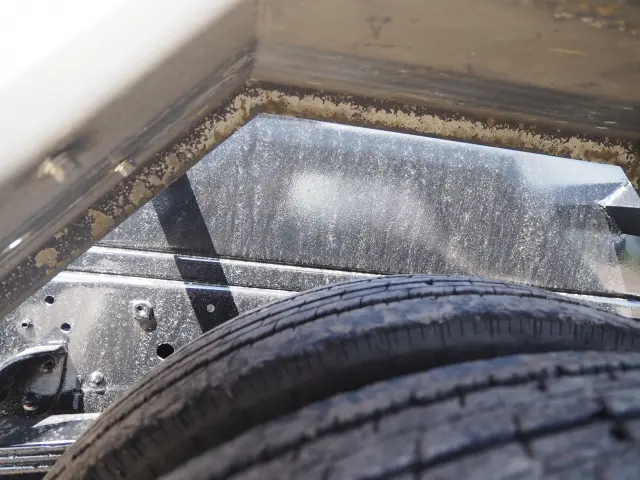 いすゞ エルフ BDG-NKR85N(2WD)の写真33