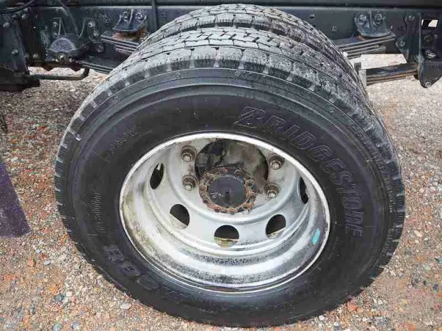 いすゞ フォワード LKG-FTR90S2(2WD)の写真32