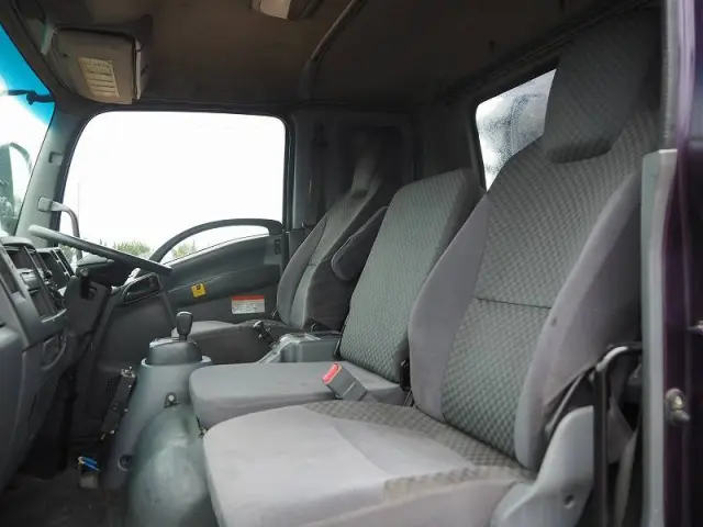 いすゞ フォワード LKG-FTR90S2(2WD)の写真40