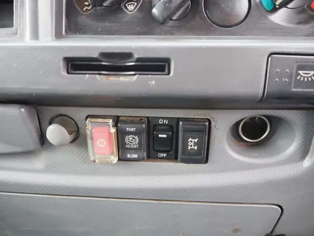 いすゞ フォワード LKG-FTR90S2(2WD)の写真46