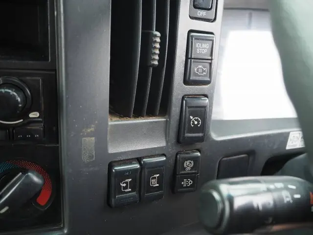 いすゞ フォワード LKG-FTR90S2(2WD)の写真47