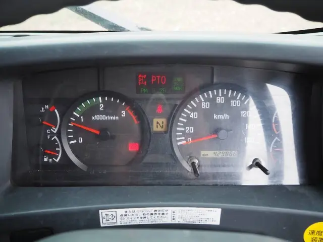 いすゞ フォワード LKG-FTR90S2(2WD)の写真49