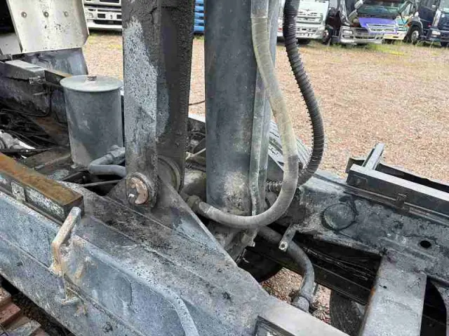 いすゞ フォワード PDG-FVZ34U2(6x4)の写真18