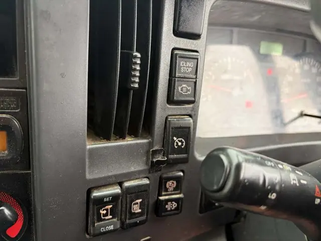 いすゞ フォワード PDG-FVZ34U2(6x4)の写真48