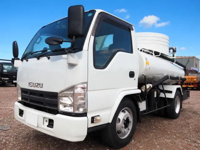いすゞ エルフ SKG-NKR85YN(2WD)の写真1