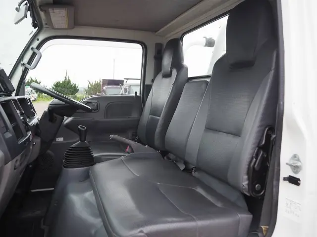 いすゞ エルフ SKG-NKR85YN(2WD)の写真41