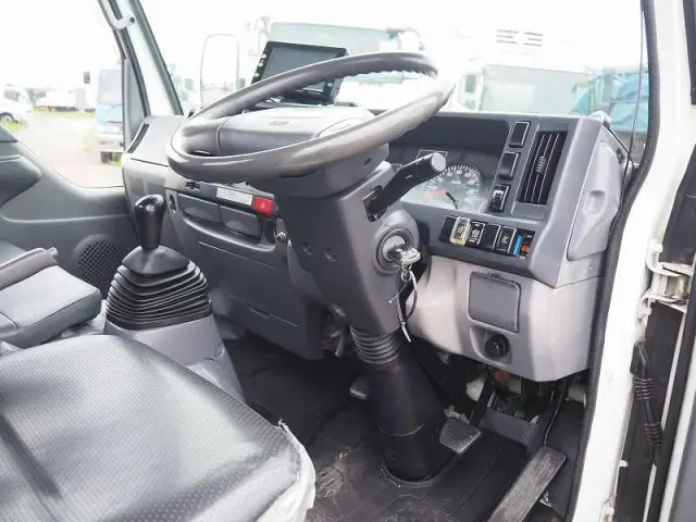 いすゞ エルフ SKG-NKR85YN(2WD)の写真42