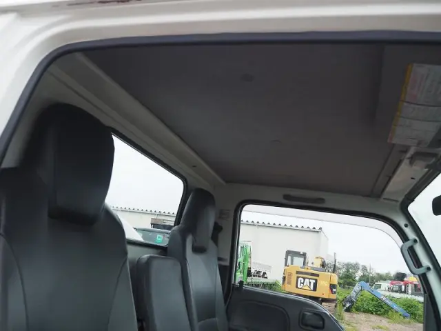 いすゞ エルフ SKG-NKR85YN(2WD)の写真44