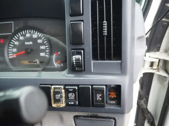 いすゞ エルフ SKG-NKR85YN(2WD)の写真48