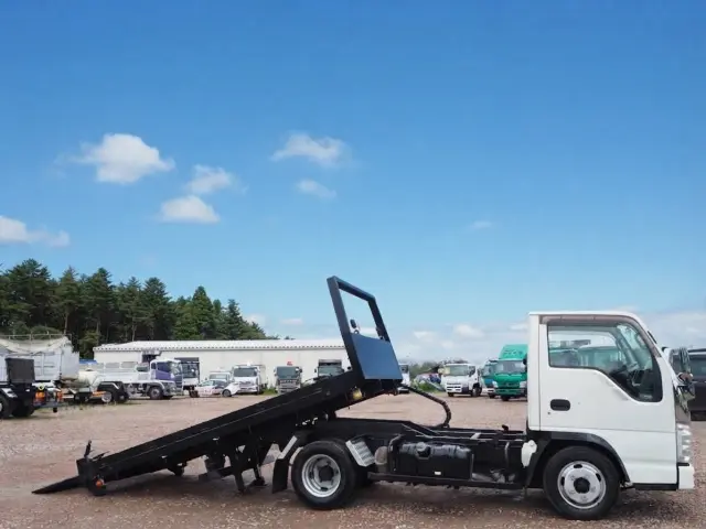 いすゞ エルフ BKG-NJR85A(2WD)の写真6