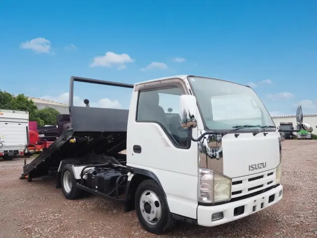 いすゞ エルフ BKG-NJR85A(2WD)の写真7