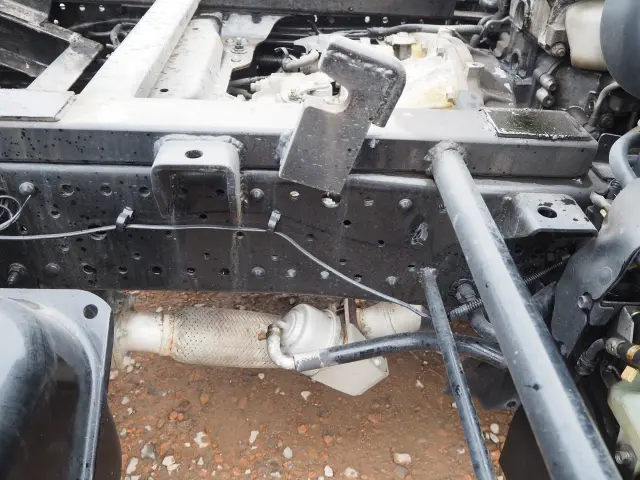 いすゞ エルフ BKG-NJR85A(2WD)の写真11