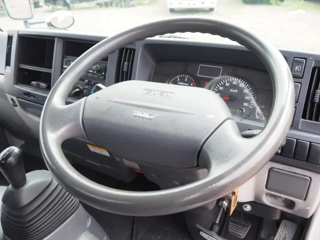 いすゞ エルフ BKG-NJR85A(2WD)の写真44