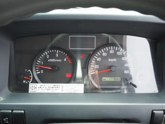 いすゞ エルフ BKG-NJR85A(2WD)の写真50