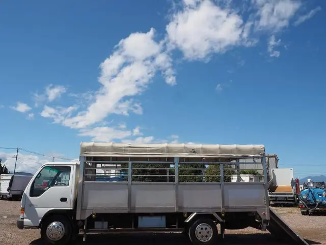 いすゞ エルフ KK-NPR72PAR(2WD)の写真2