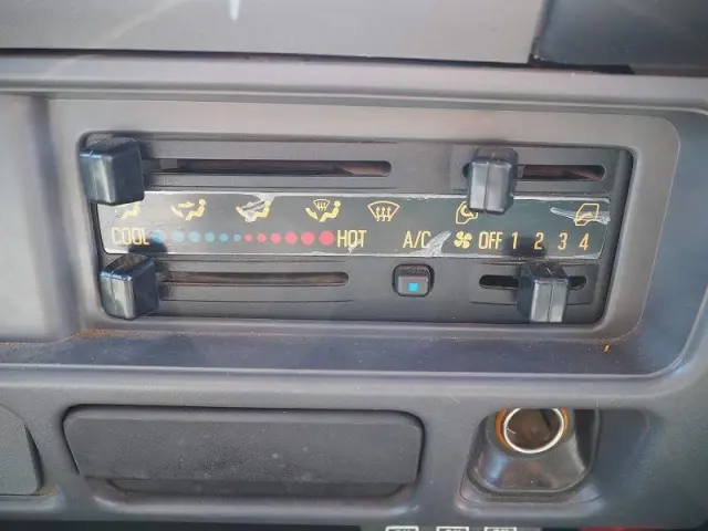 いすゞ エルフ KK-NPR72PAR(2WD)の写真45