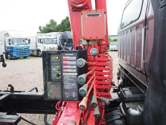 三菱 キャンター KK-FE83DJZ(2WD)の写真9