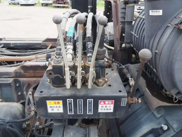 いすゞ フォワード QKG-FVZ34U2(6x4)の写真11