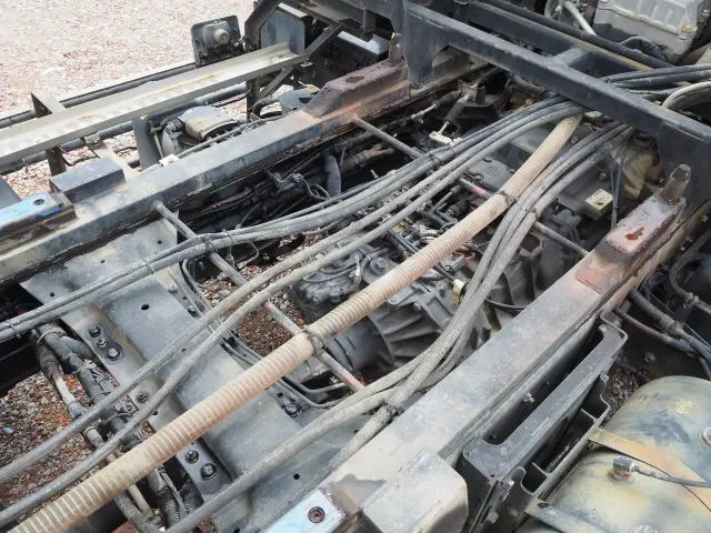 いすゞ フォワード QKG-FVZ34U2(6x4)の写真15