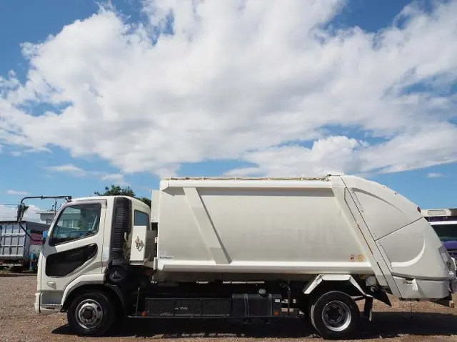 三菱 ファイター PDG-FK71F(2WD)の写真2