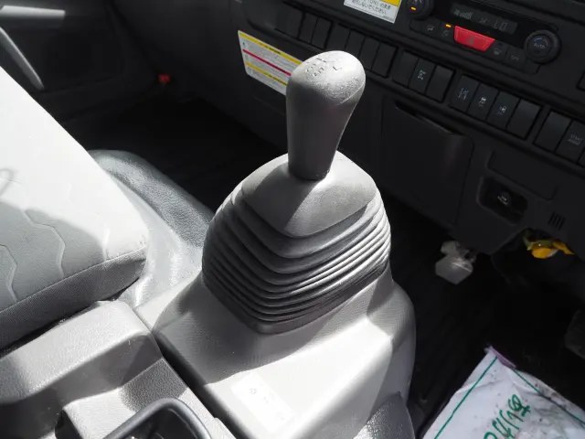 いすゞ エルフ 2RG-NPR88AM(2WD)の写真43