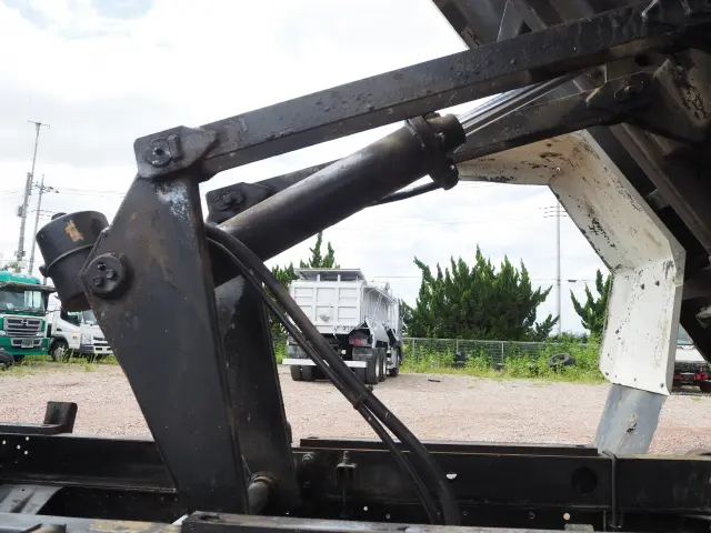 いすゞ フォワード TKG-FRR90S1(2WD)の写真32