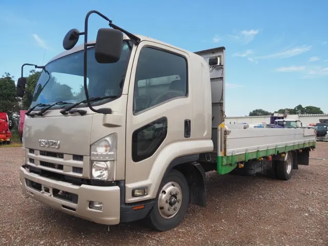 いすゞ フォワード TKG-FRR90S2(2WD)の写真1