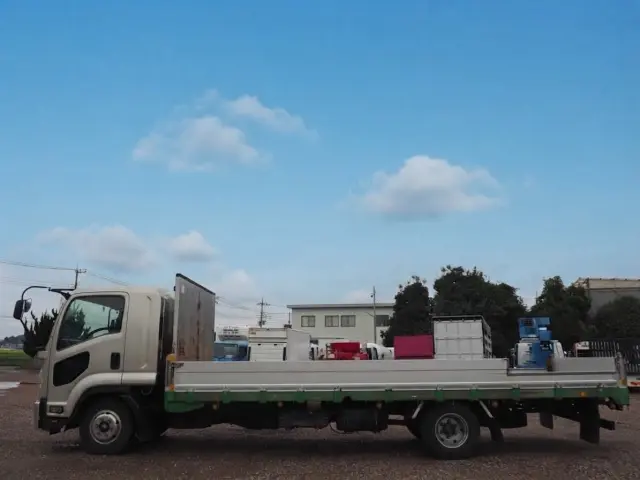 いすゞ フォワード TKG-FRR90S2(2WD)の写真2