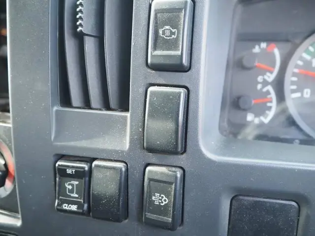いすゞ フォワード TKG-FRR90S2(2WD)の写真47