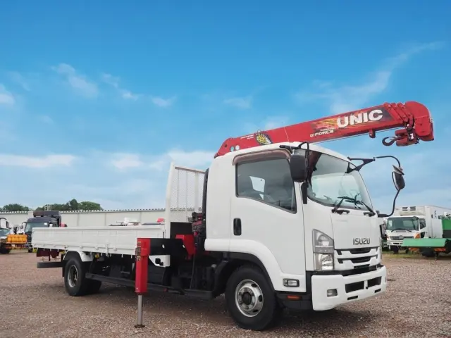 いすゞ フォワード 2RG-FRR90S2(2WD)の写真7
