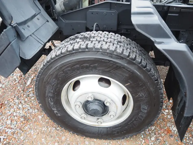 いすゞ フォワード 2RG-FRR90S2(2WD)の写真38
