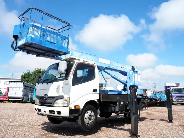 日野 デュトロ TKG-XZU640F(2WD)の写真1