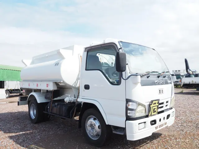 いすゞ エルフ PB-NKR81N(2WD)の写真7