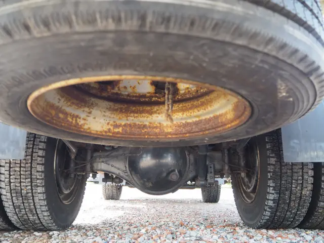 いすゞ エルフ PB-NKR81N(2WD)の写真25