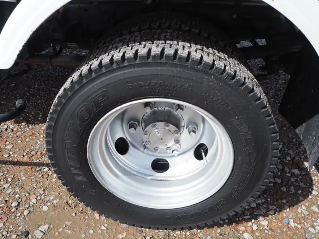 いすゞ エルフ PB-NKR81N(2WD)の写真29