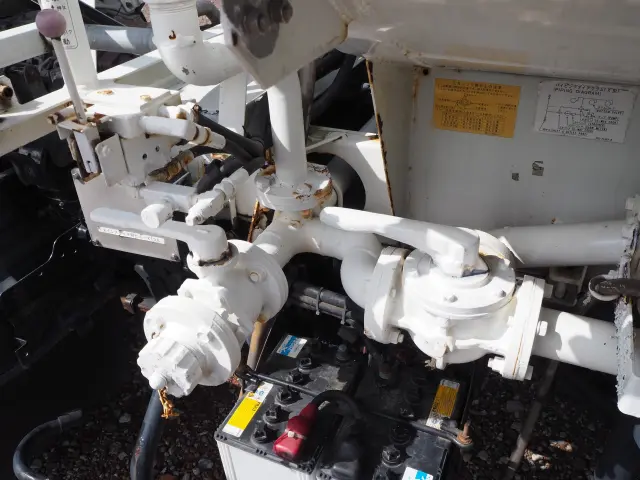いすゞ エルフ PB-NKR81N(2WD)の写真34