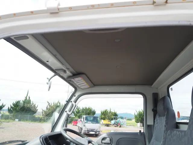 いすゞ エルフ PB-NKR81N(2WD)の写真40