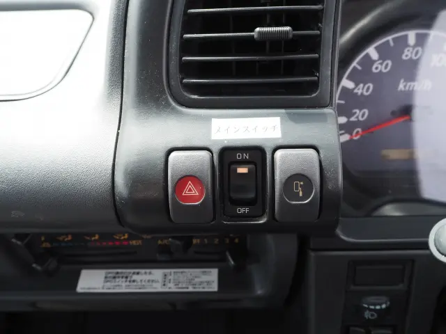 いすゞ エルフ PB-NKR81N(2WD)の写真46