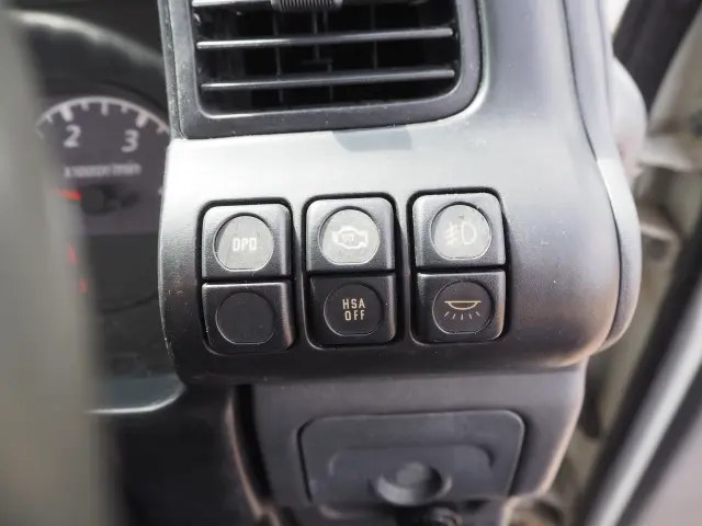 いすゞ エルフ PB-NKR81N(2WD)の写真48