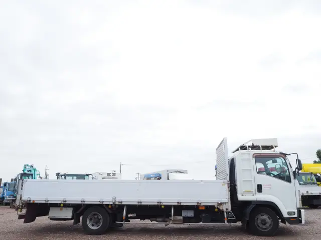 いすゞ フォワード SKG-FRR90T2(2WD)の写真6