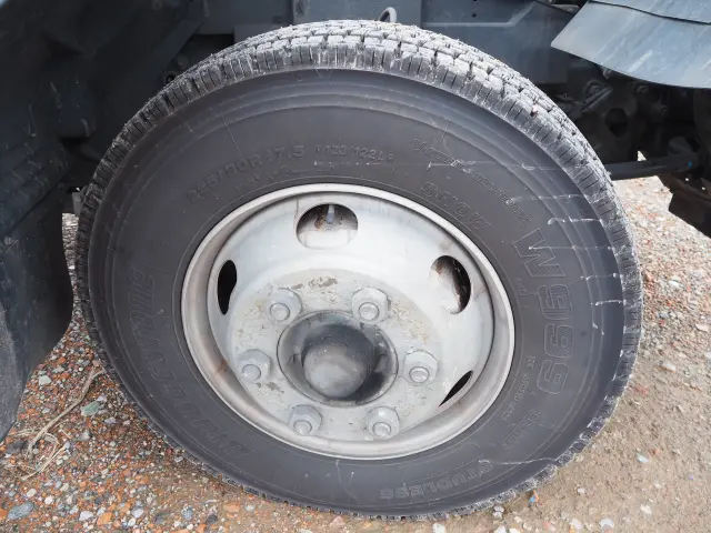 いすゞ フォワード SKG-FRR90T2(2WD)の写真9