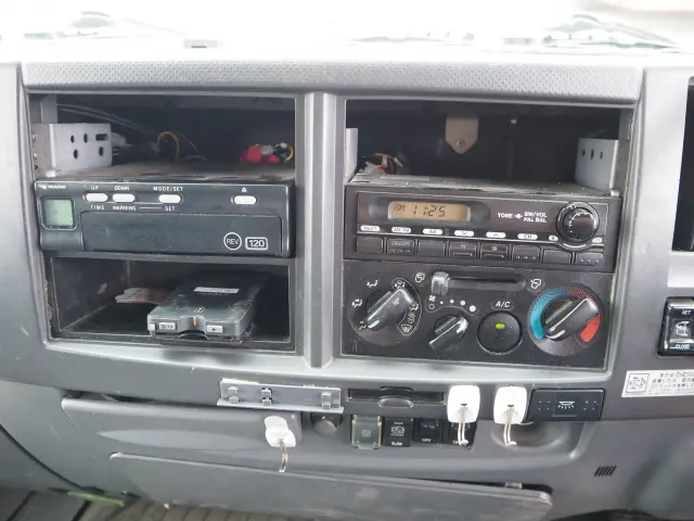 いすゞ フォワード SKG-FRR90T2(2WD)の写真44