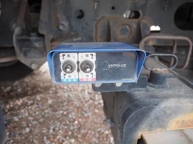 いすゞ フォワード TKG-FRR90S2(2WD)の写真16