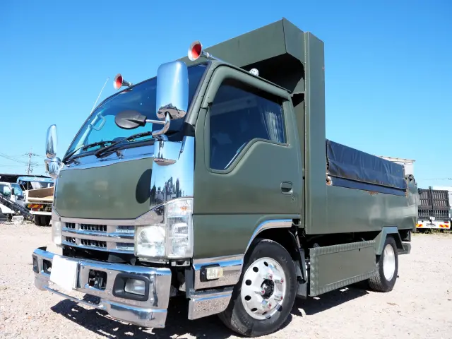 いすゞ エルフ BKG-NKR85AD(2WD)の写真1