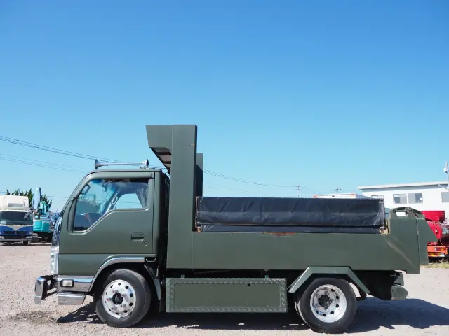 いすゞ エルフ BKG-NKR85AD(2WD)の写真2