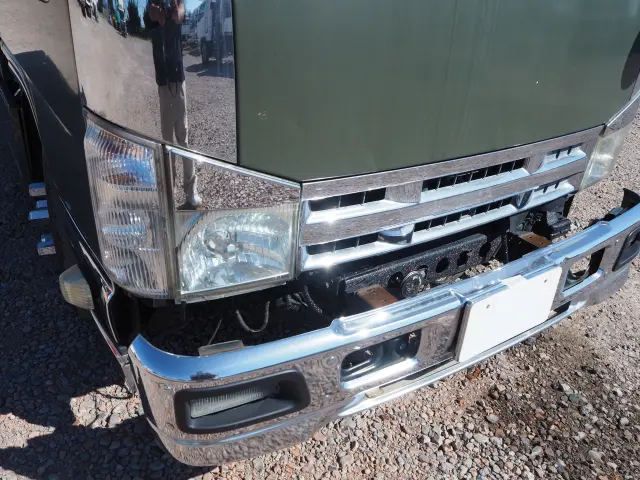 いすゞ エルフ BKG-NKR85AD(2WD)の写真9