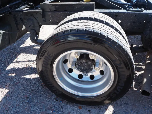 いすゞ エルフ BKG-NKR85AD(2WD)の写真26