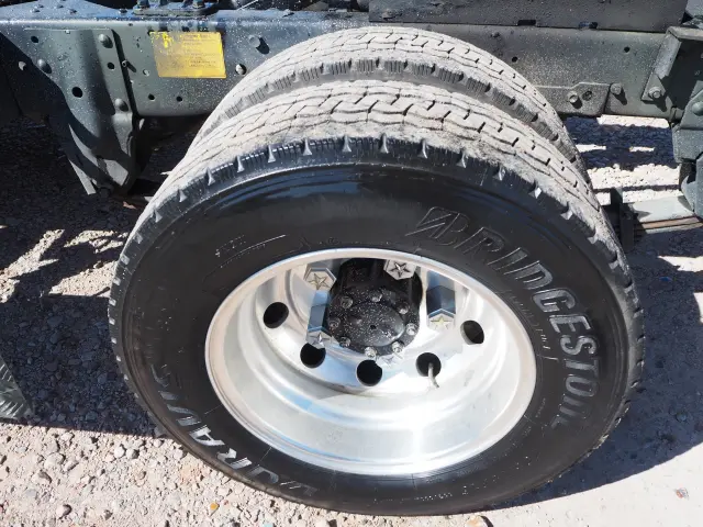 いすゞ エルフ BKG-NKR85AD(2WD)の写真30