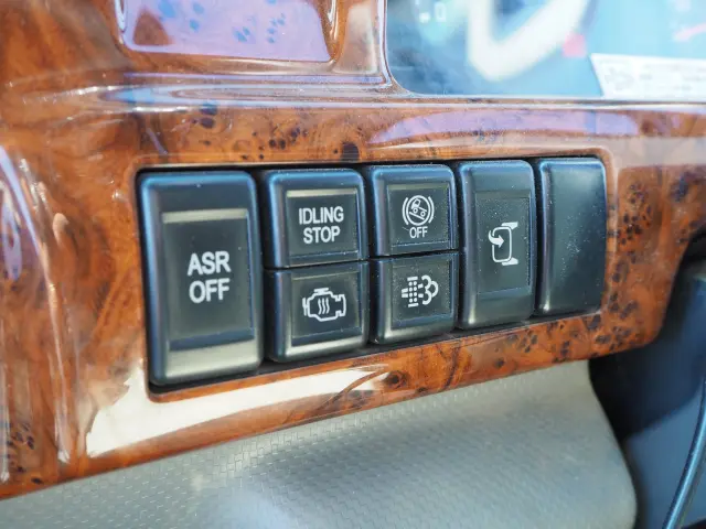 いすゞ エルフ BKG-NKR85AD(2WD)の写真48